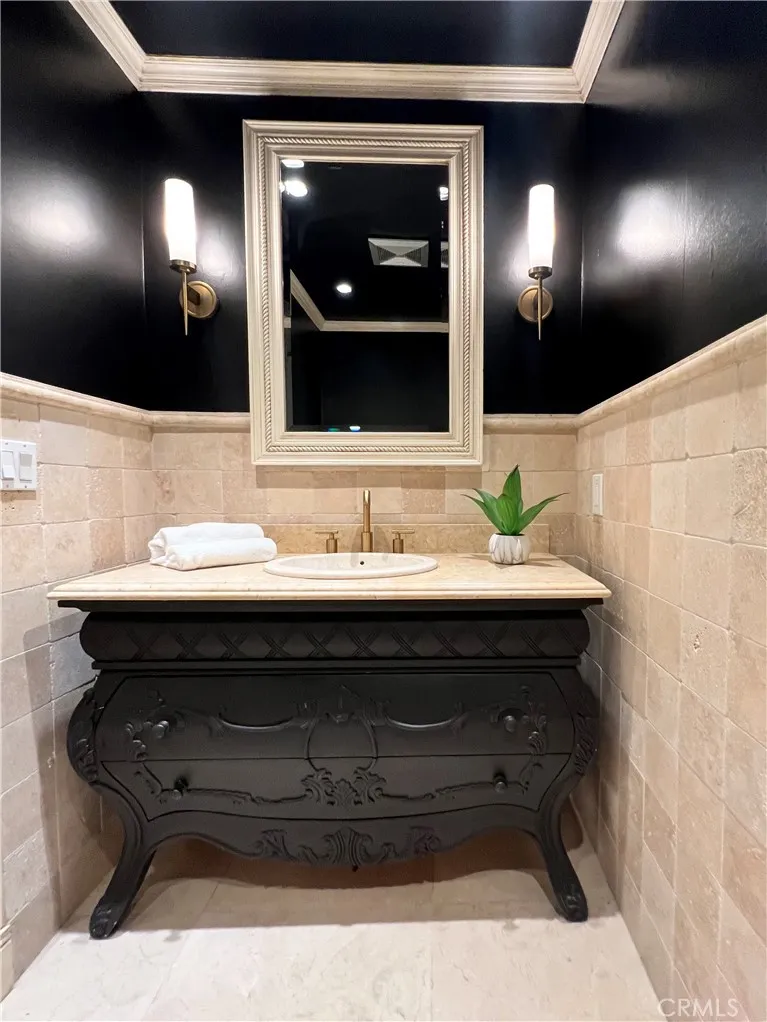 16815 Bajio Road, Encino, California 91436 home-pic-16